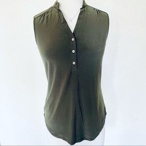 4/$25🛍Dressy Tank Top size Small